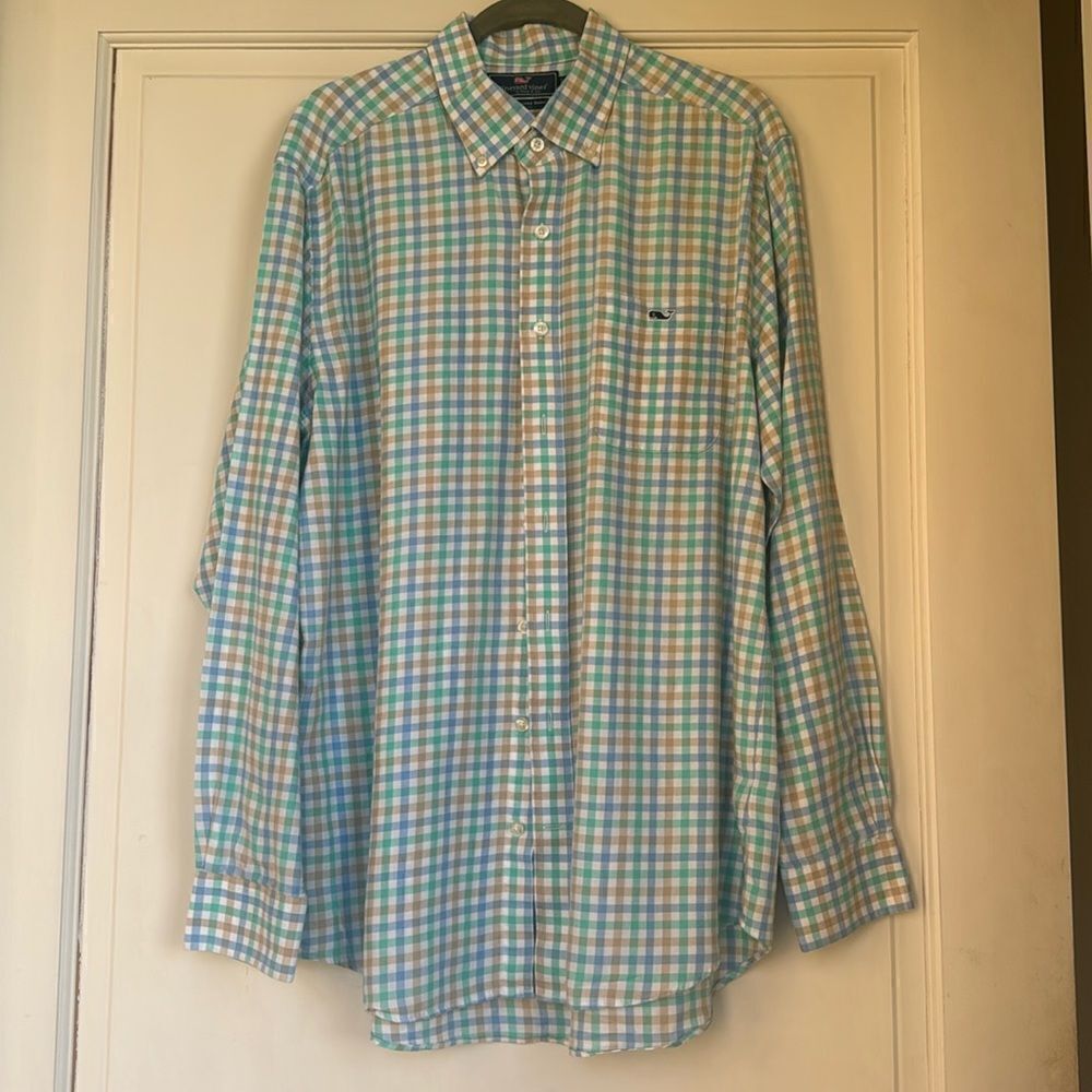 Excellent Condition Men’s Slim Fit Tucker Button Front Shirt By Vineyard Wines